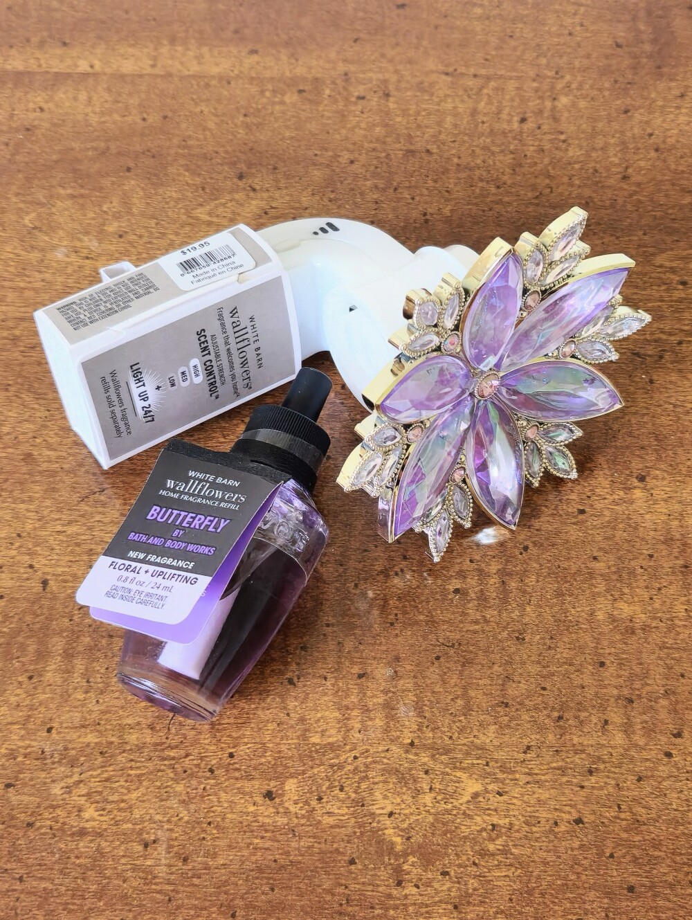 Bath Body Works Wallflowes CRYSTAL BURST NIGHTLIGHT & BUTTERFLY Refill BNWT - Picture 4 of 4